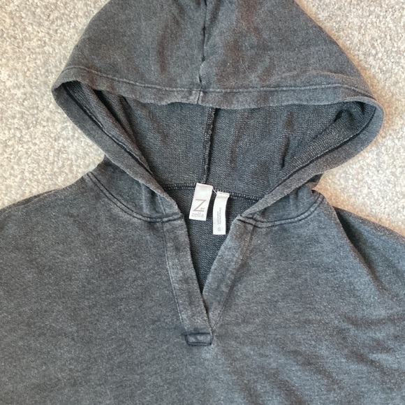 Zella Crop Hoodie - Picture 2 of 3